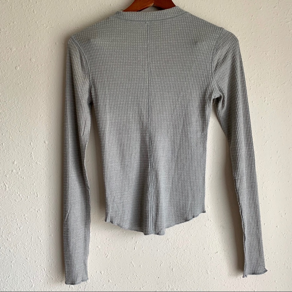 ❌SOLD❌ Free People One Of The Girls Henley Grey XS - Picture 8 of 10